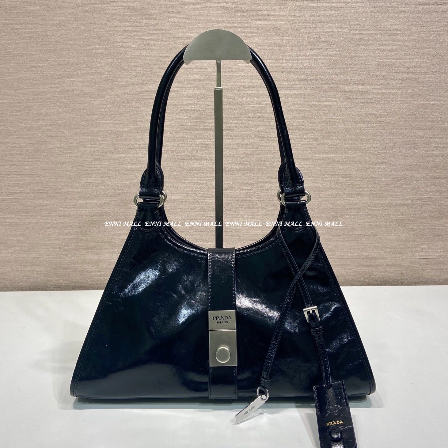 프라다 숄더백 (30.5cm)