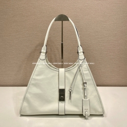 프라다 숄더백 (39cm)