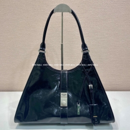 프라다 숄더백 (39cm)