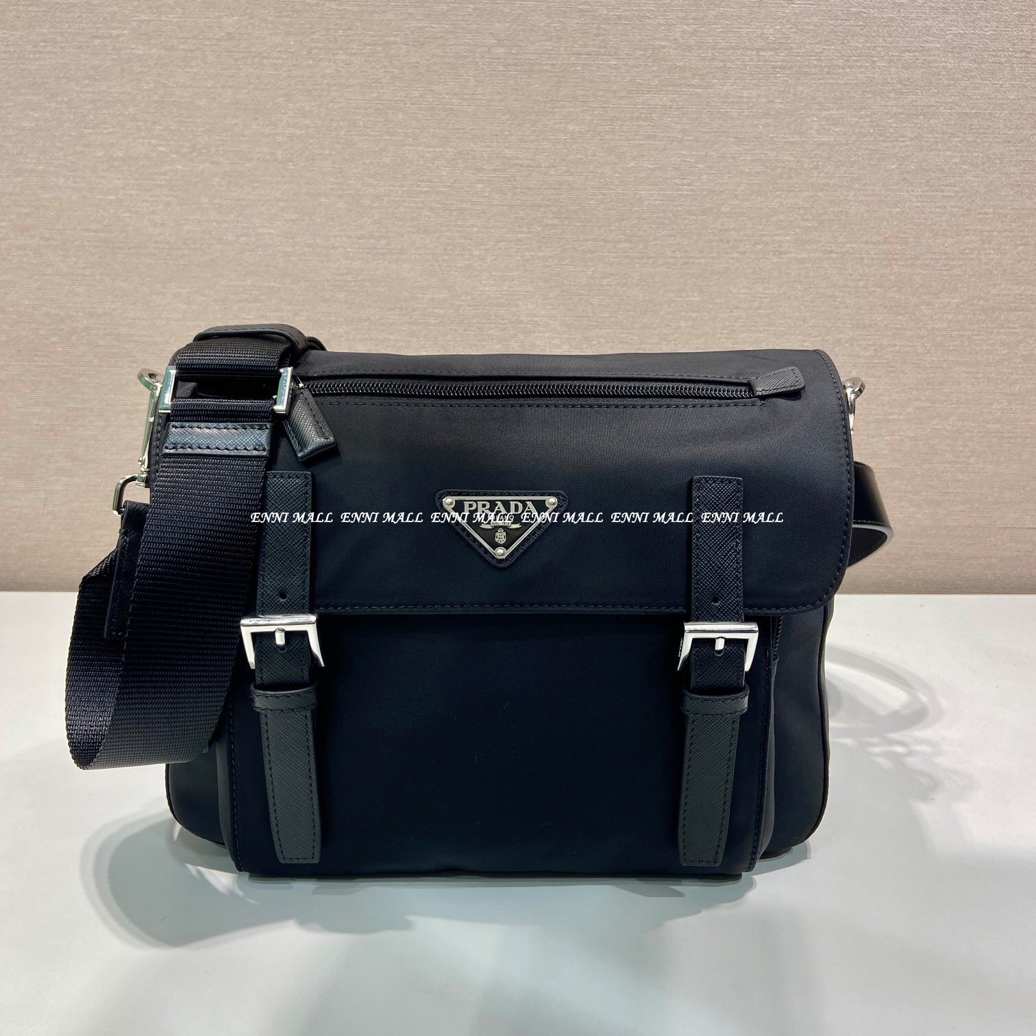 프라다 메신저백 (27cm)