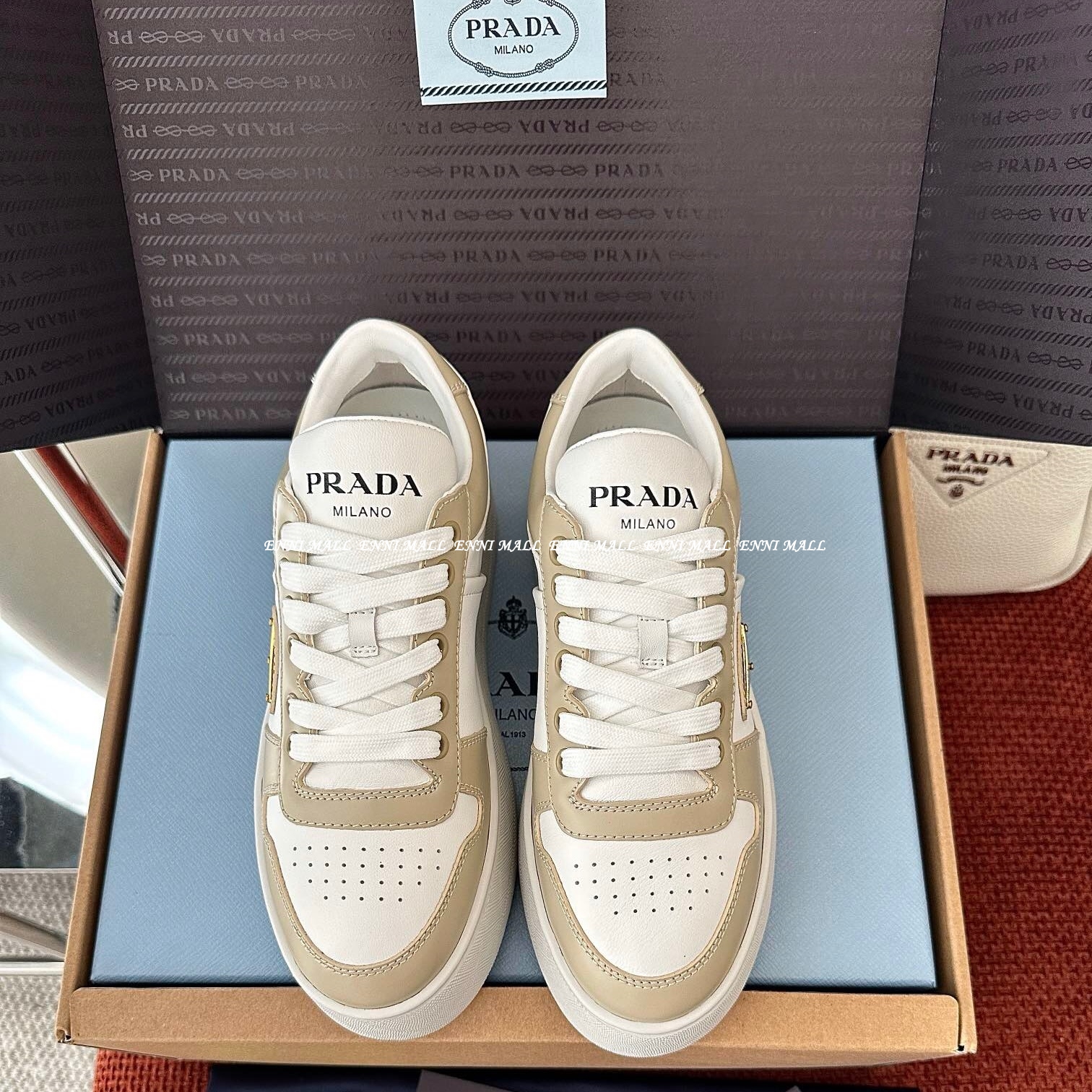 프라다 스니커즈