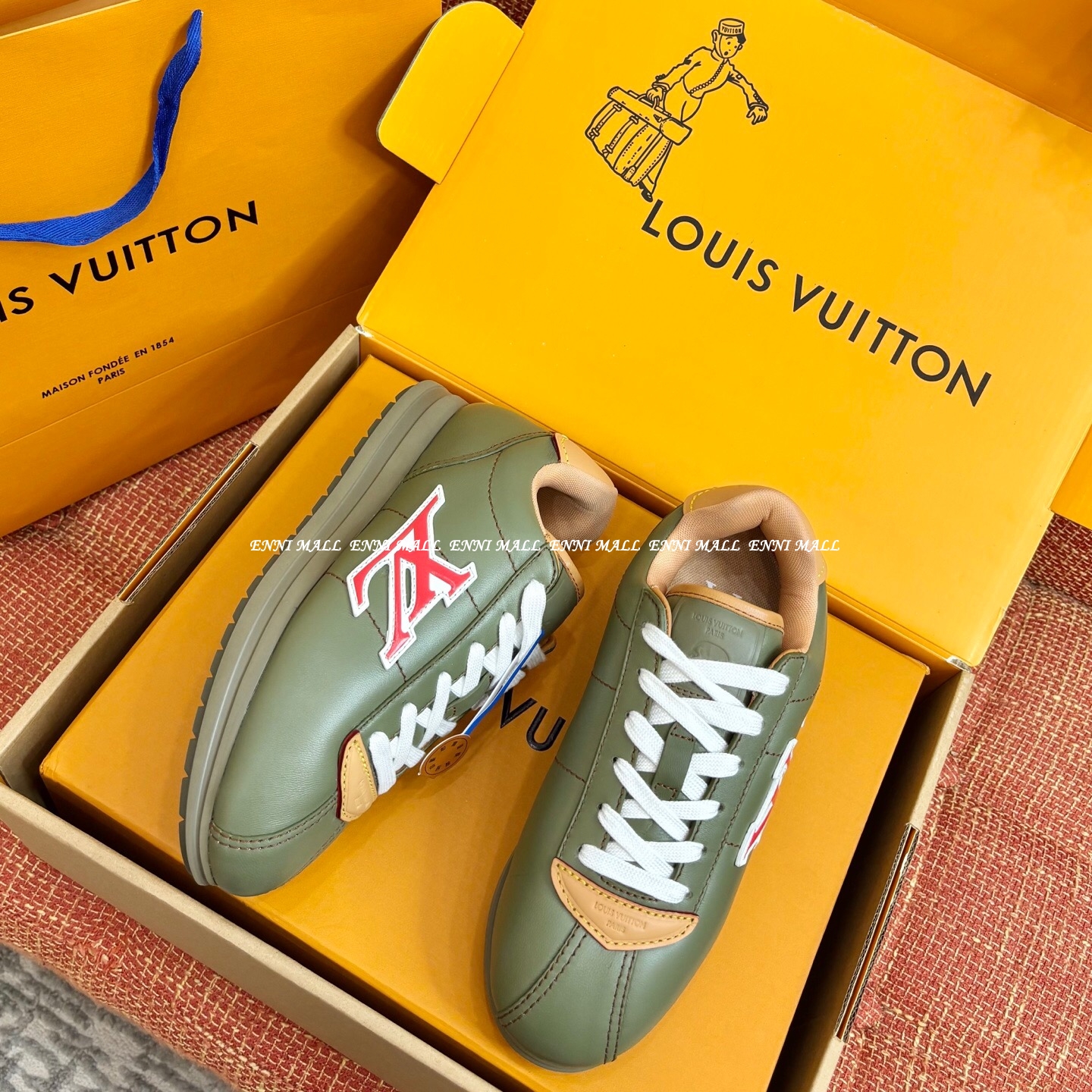 루이비통 스니커즈