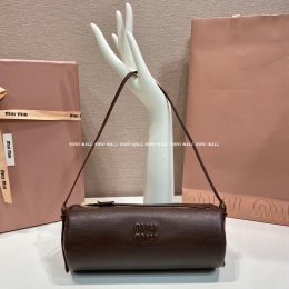 미우미우 호보백 (22cm)