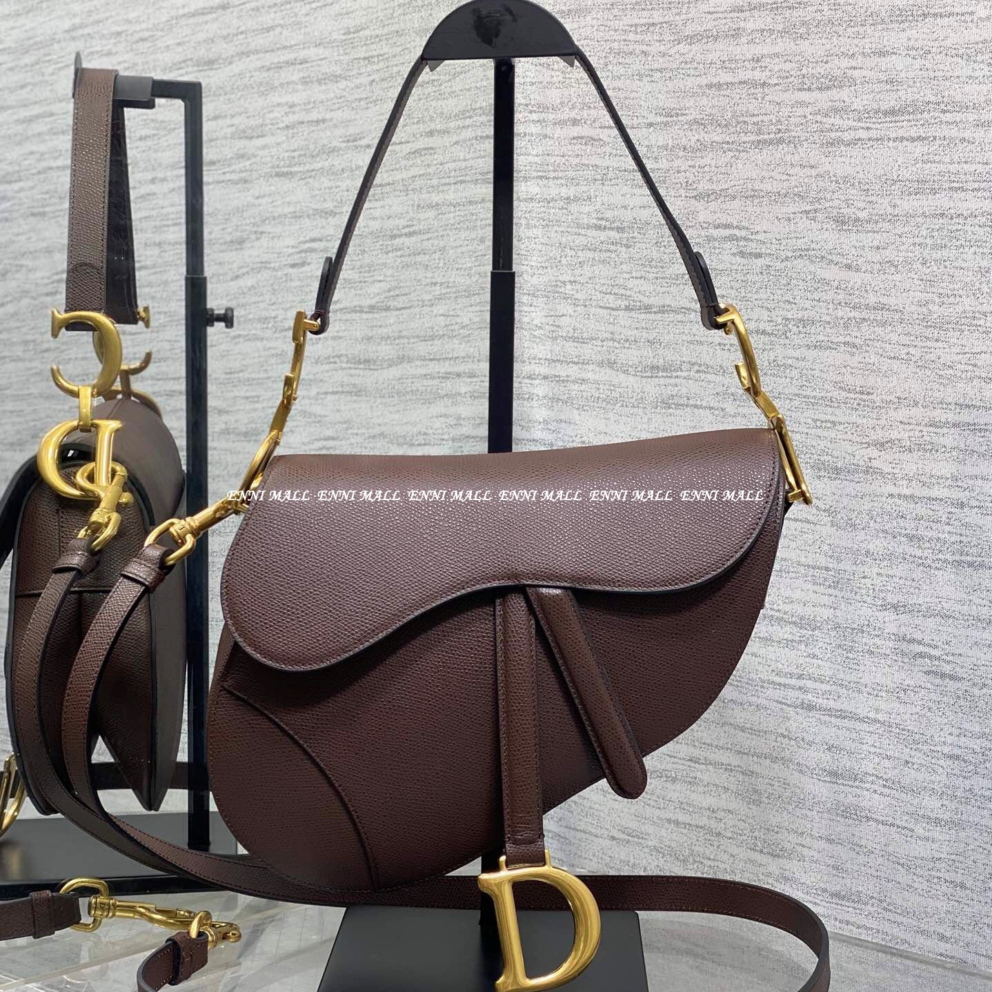 디올 새들백 (24cm)