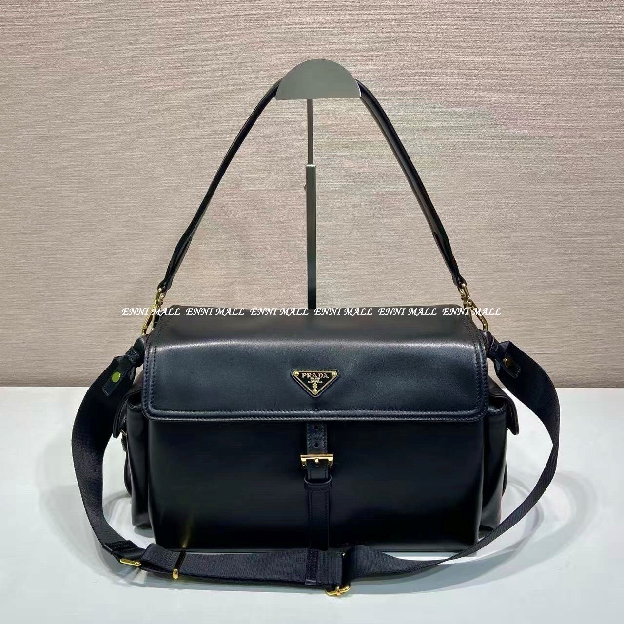 프라다 메신저백 (37.5cm)