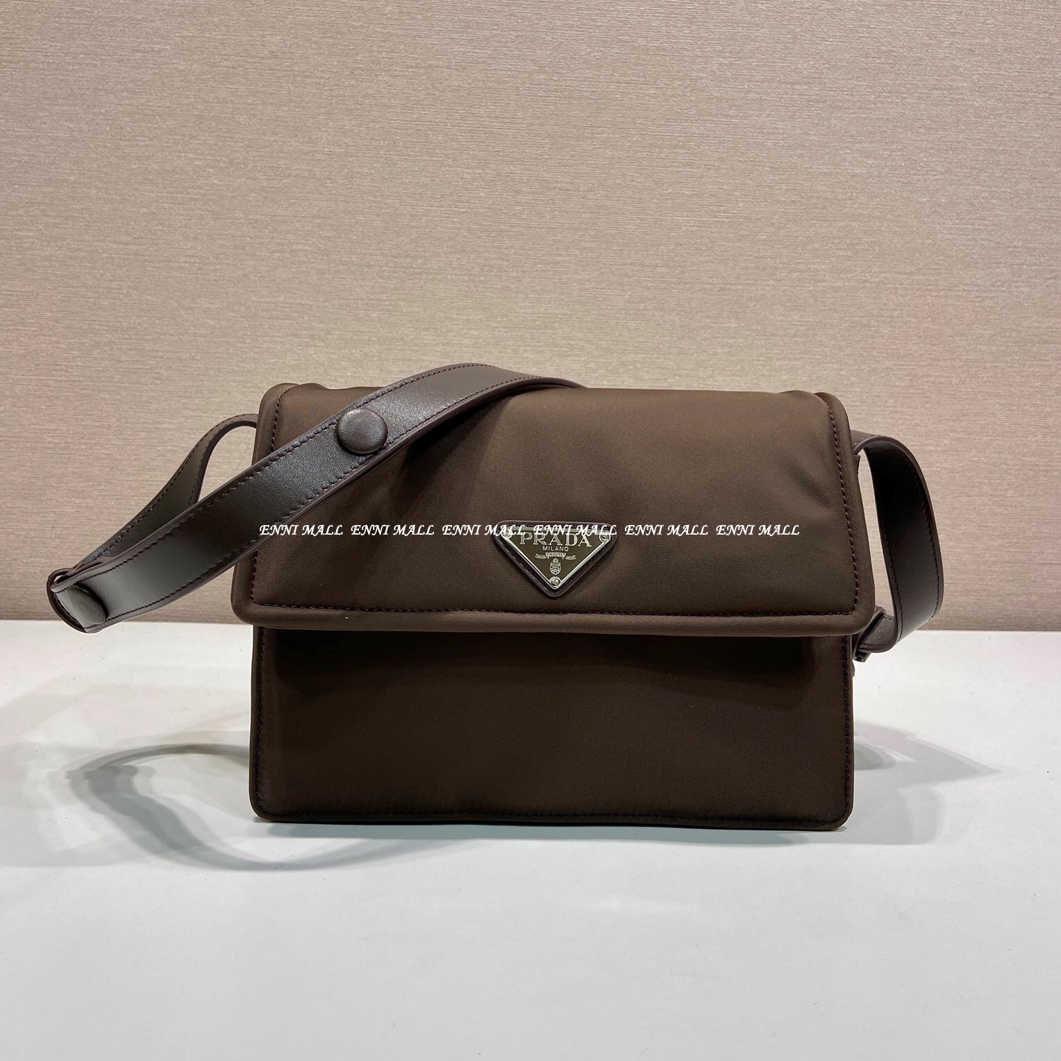프라다 메신저백 (23.5cm)