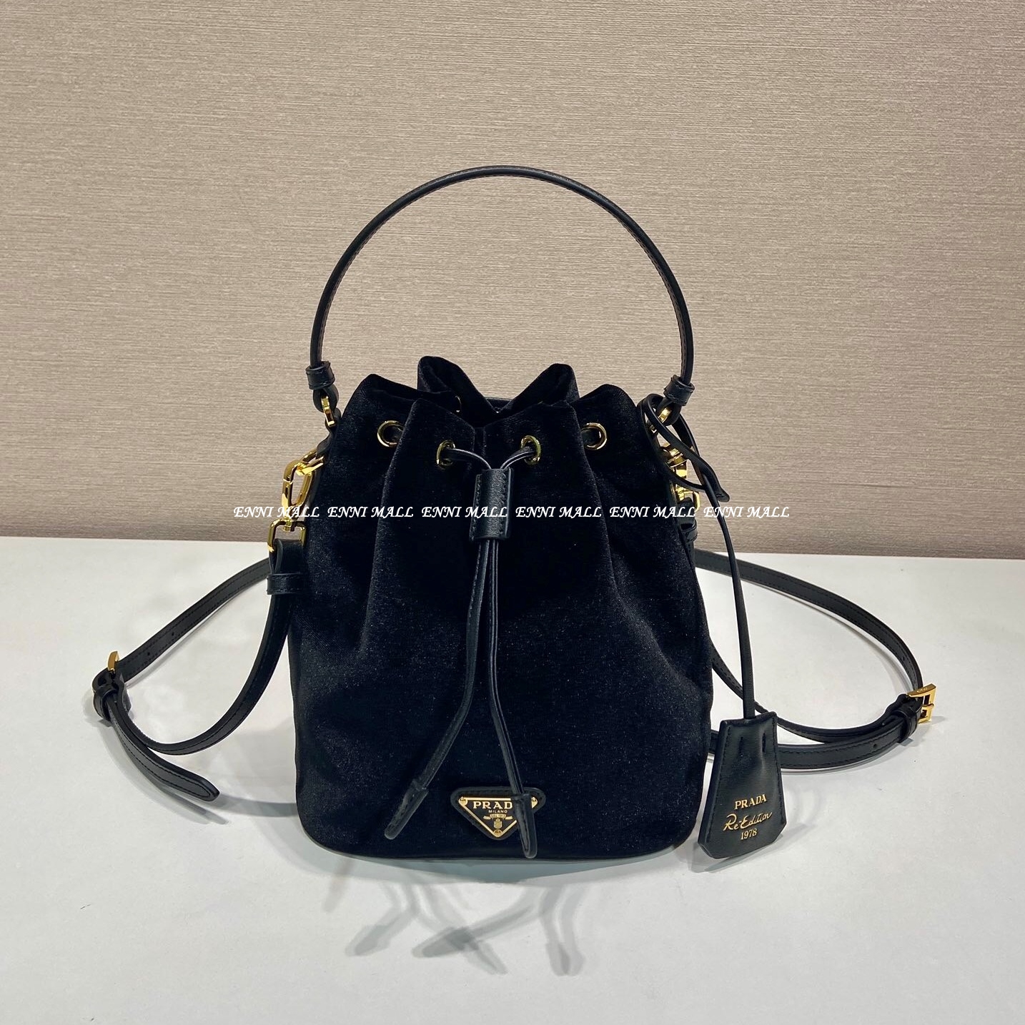 프라다 미니 버킷백 (15.5cm)