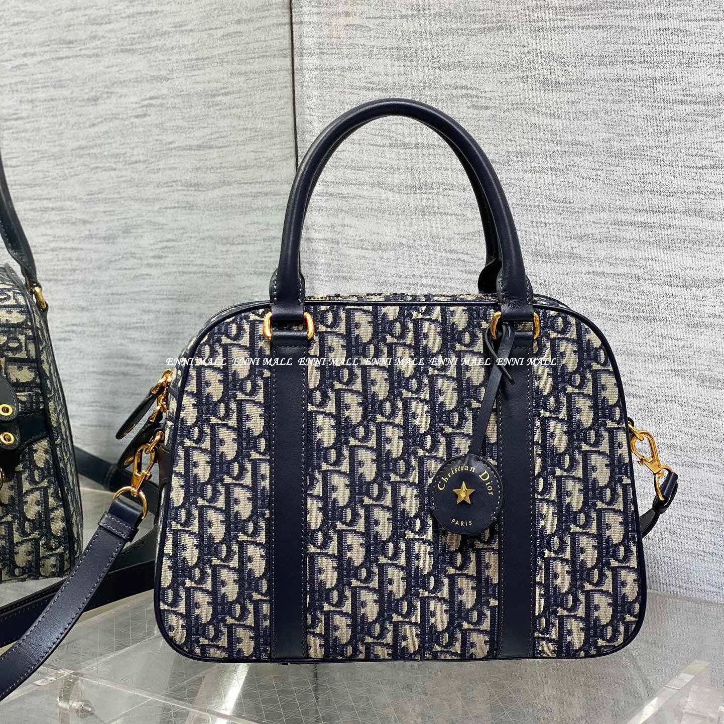 디올 볼링백 (31cm)