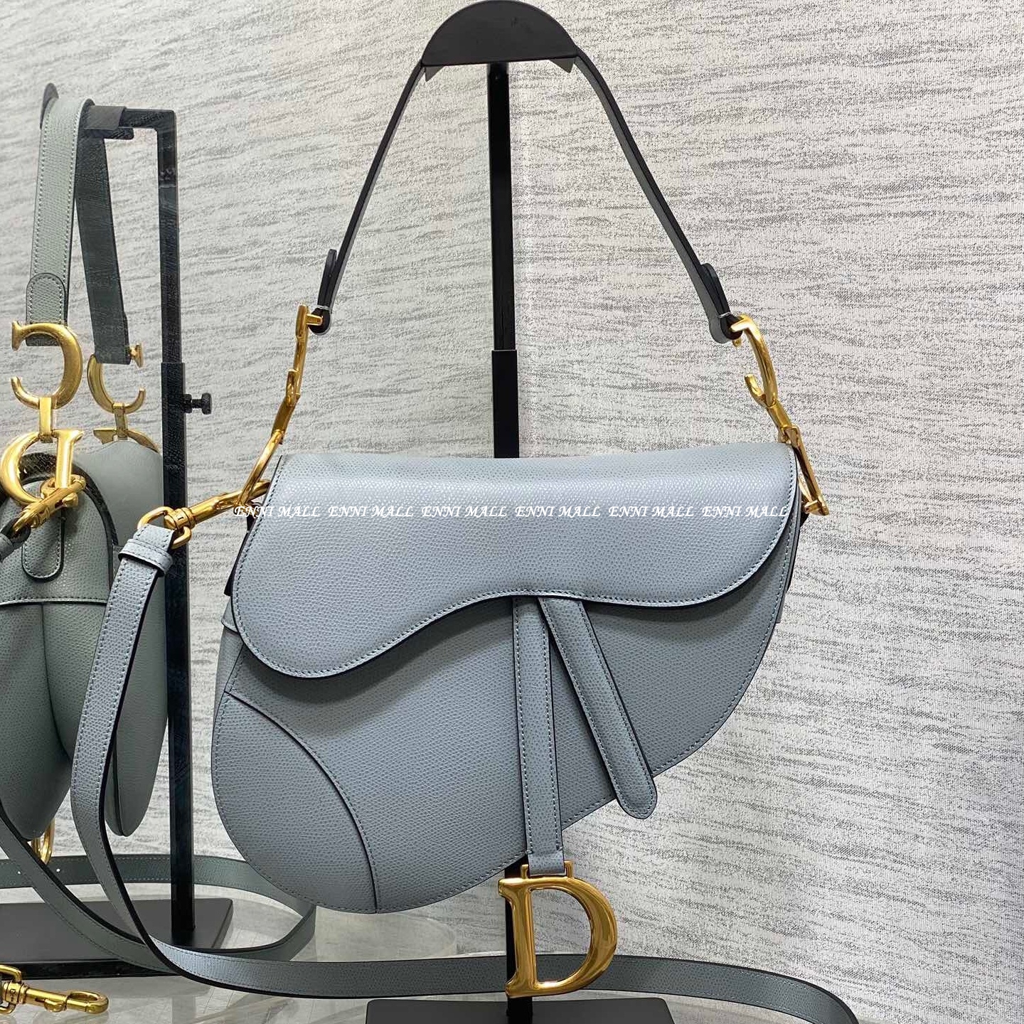 디올 새들백 (24cm)