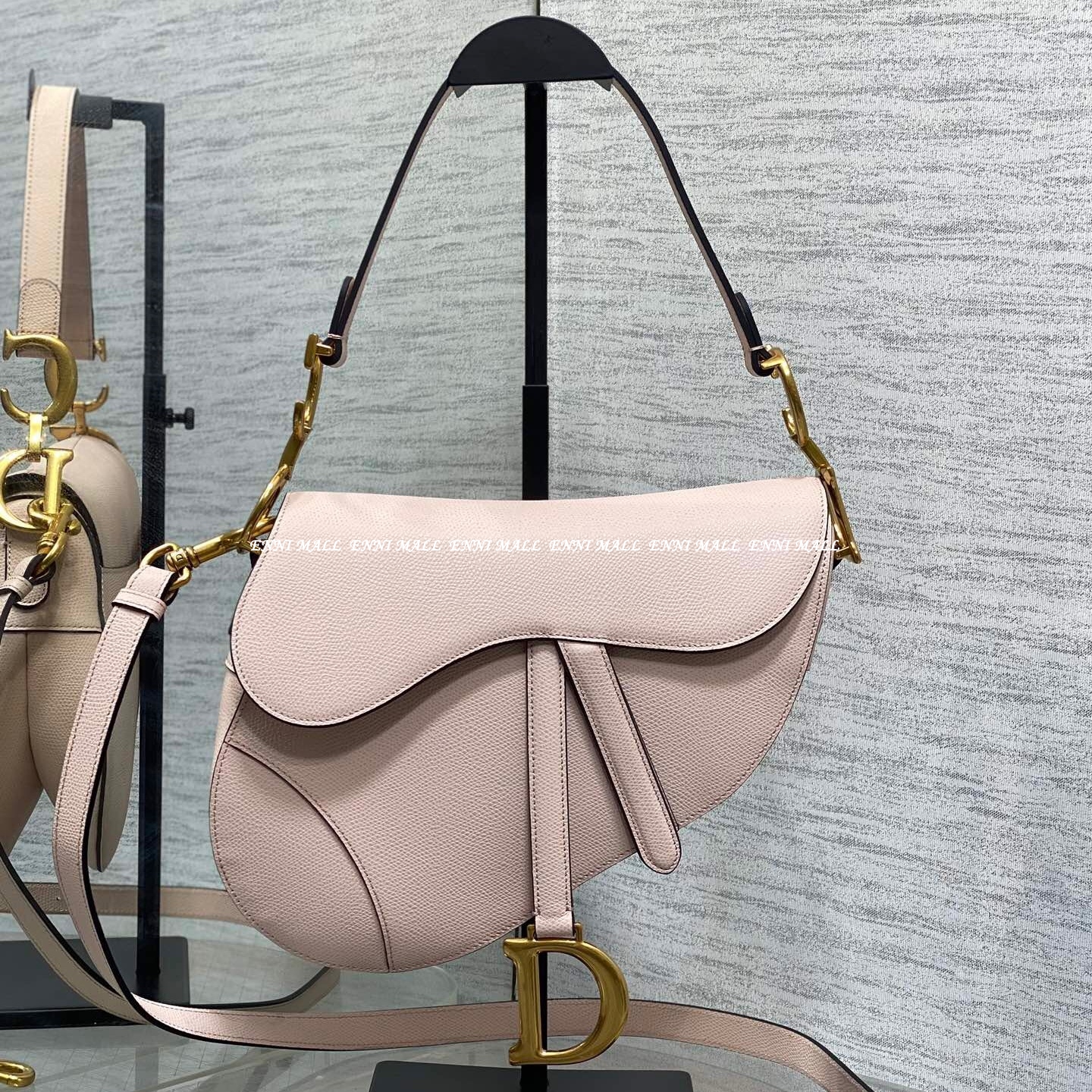 디올 새들백 (24cm)