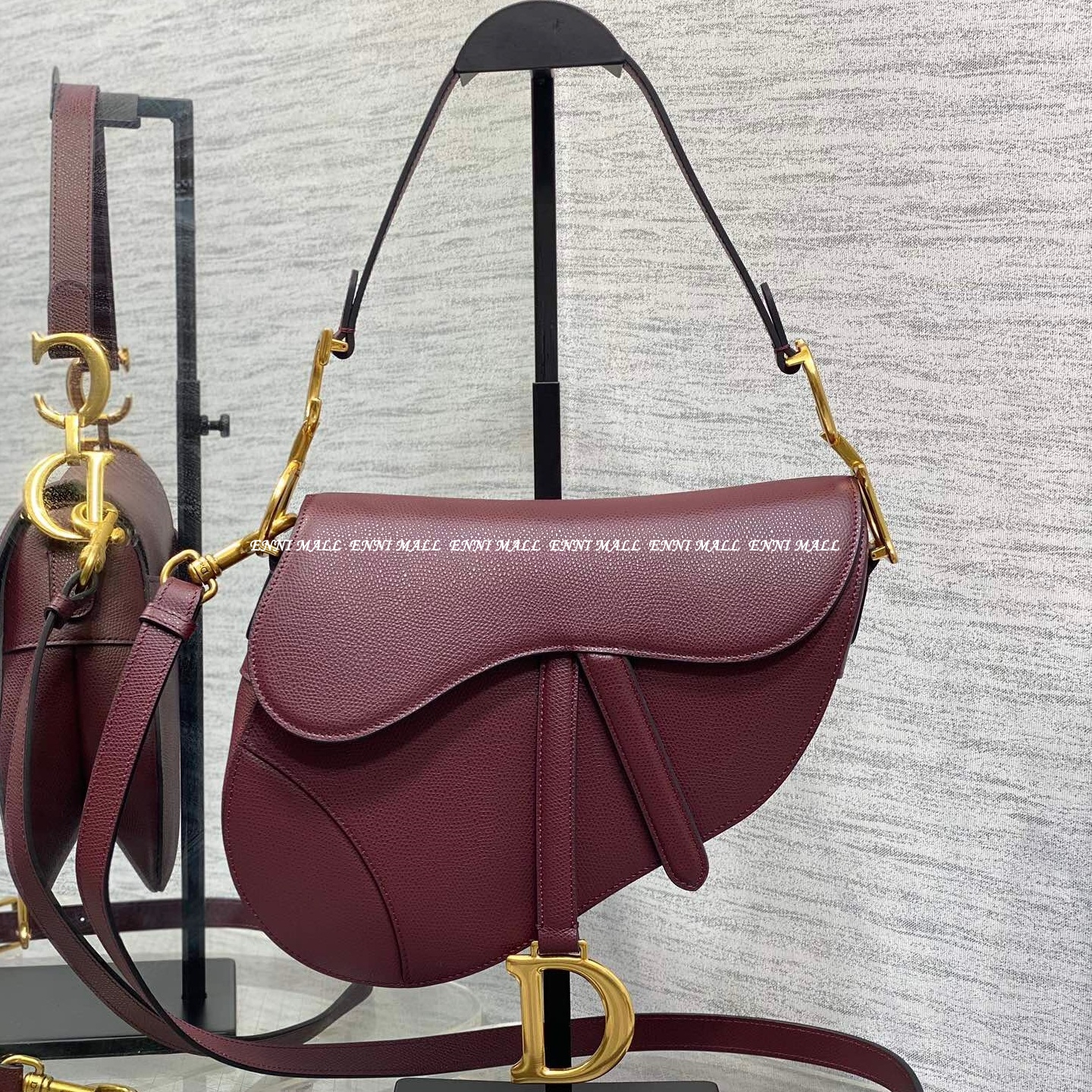 디올 새들백 (24cm)