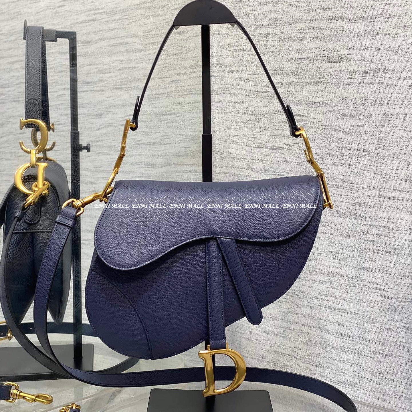 디올 새들백 (24cm)