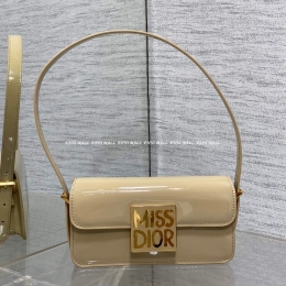 미스 디올 플랩백 (18cm)