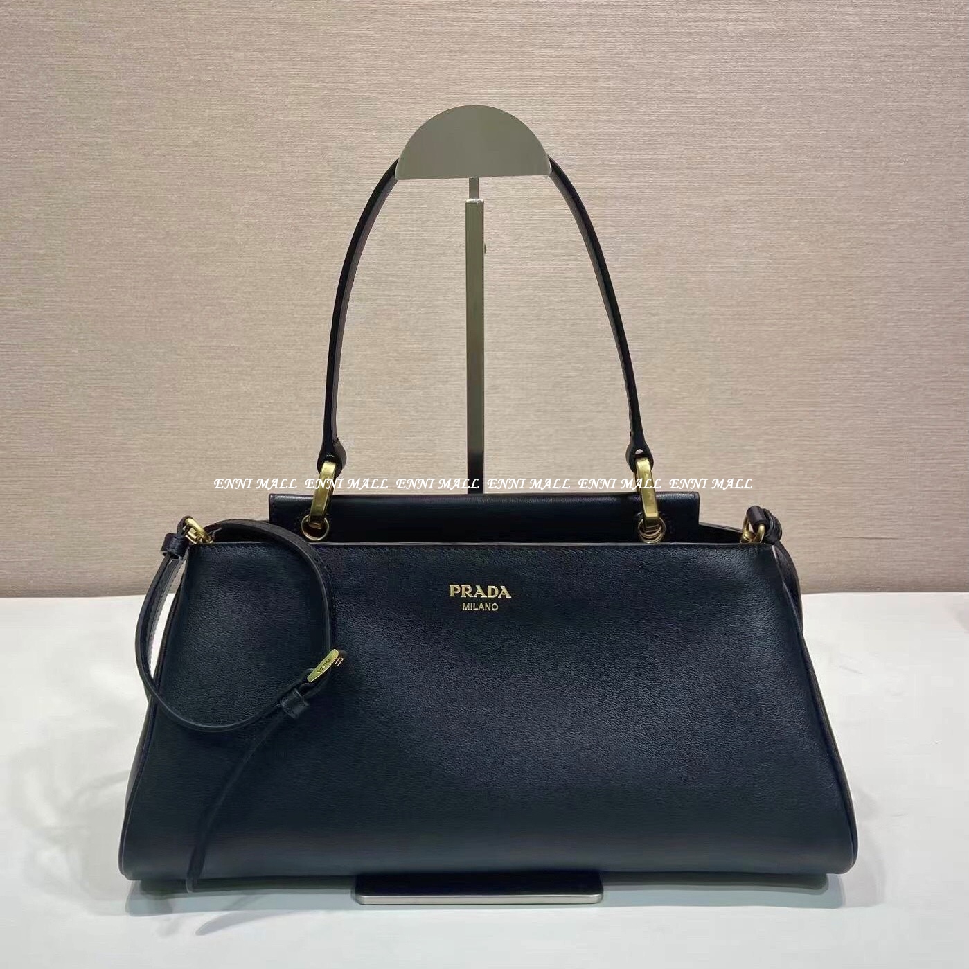 프라다 숄더백 (35cm)