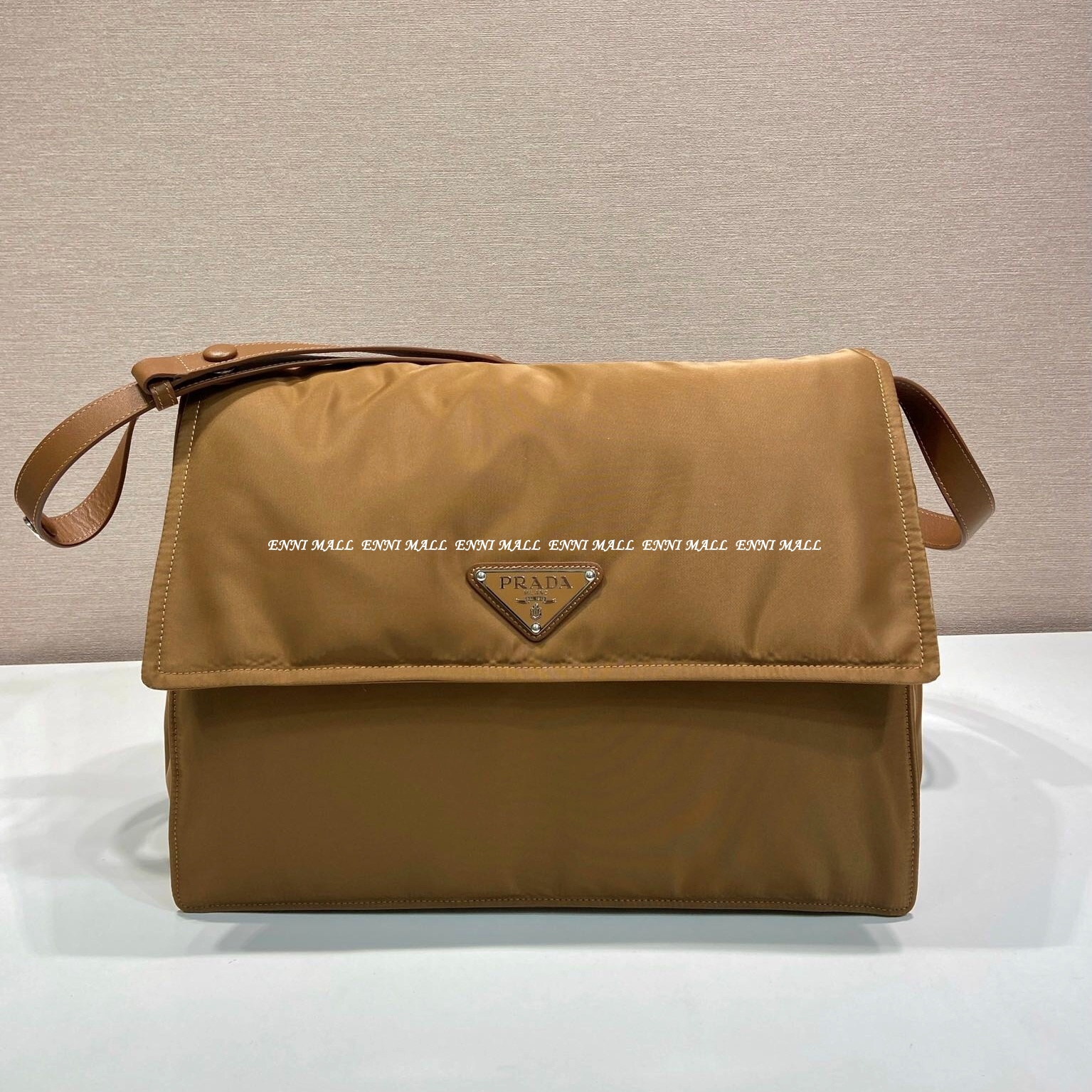 프라다 메신저백 (36cm)