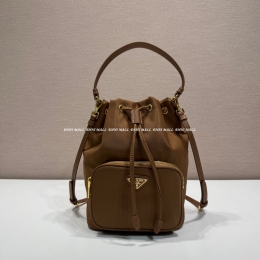 프라다 버킷백 (18cm)