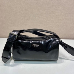 프라다 보스턴백 (24cm)