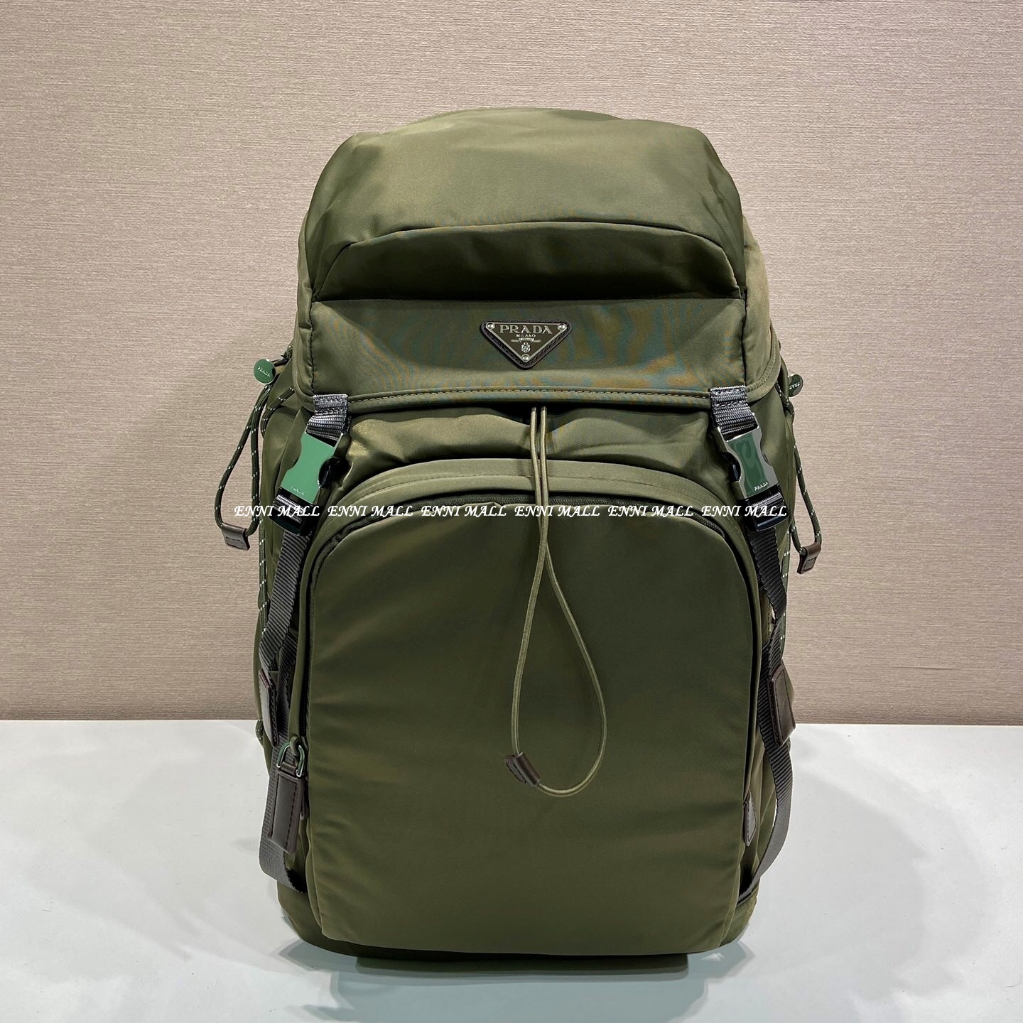 프라다 백팩 (28cm)