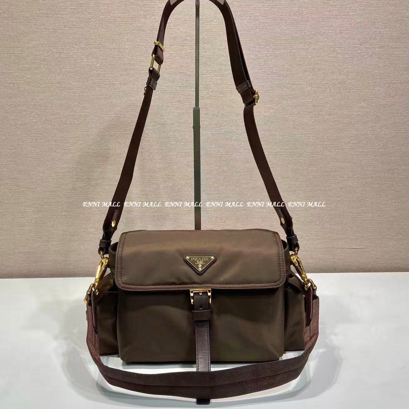 프라다 메신저백 (30cm)