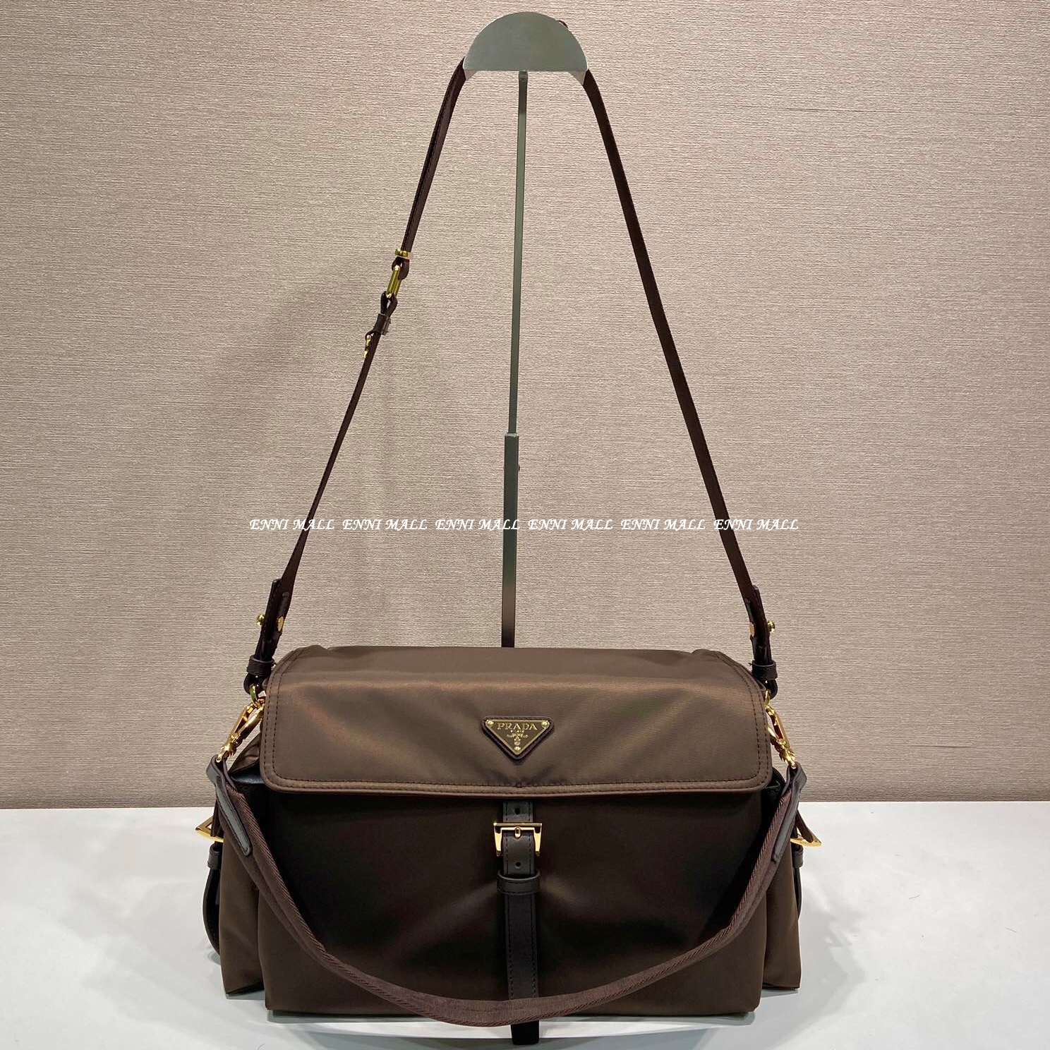 프라다 메신저백 (37.5cm)