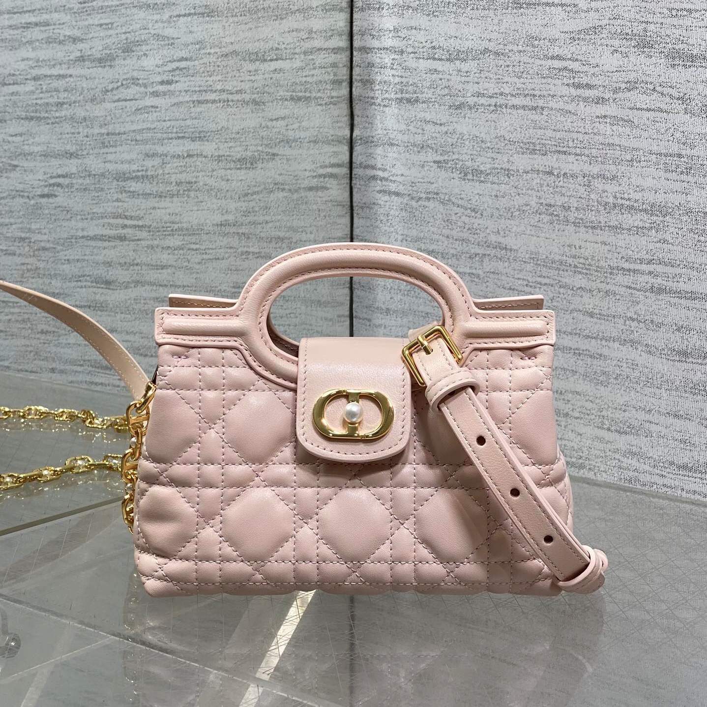 디올 졸리 탑 핸드백 (18.5cm)